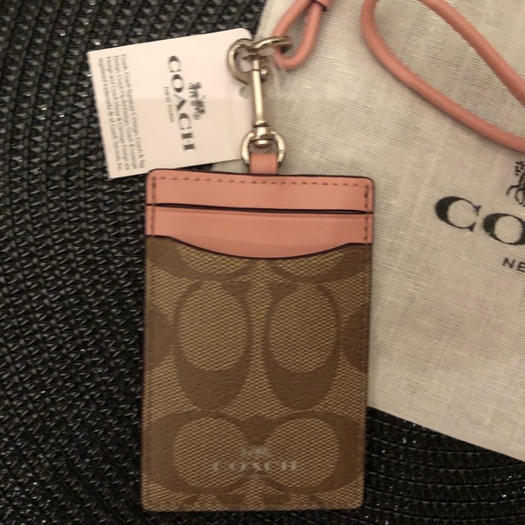 🆕 Coach Signature Petal Pink ID Badge Lanyard - Picture 2 of 8